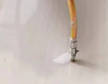 浑南瓷砖空鼓维修公司专业解答在瓷砖铺贴过程中，如果使用的砂料过粗（如全部使用了粗砂），可能会导致以下问题